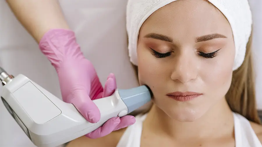 Zabieg falą radiową z wykorzystaniem urządzenia Modente V6